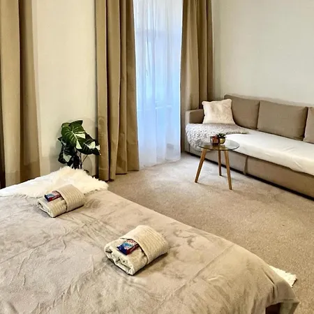 Lea - Old Town Rum i privatbostad *